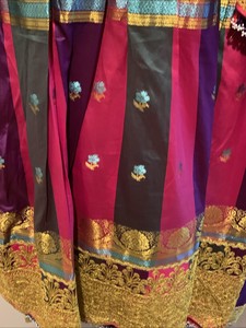 Vestido Tradicional Afgano Kuchi con Bordado de Encaje, Estampado Liso, Estilo Tribal Banjara, para Danza del Vientre, Hecho con Tela Afgana de la Mejor Calidad - Product Image 4