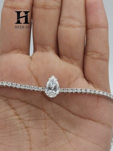 Pulsera de tenis personalizada de oro blanco de 14K con diamantes cultivados en laboratorio de corte pera, certificada por IGI, VVS EF, con diamante central en forma de pera - Product Image 2