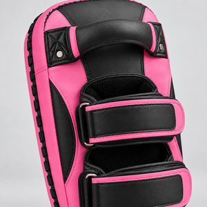 Pads de Muay Thai de haute qualité avec coutures renforcées, prise en main confortable et absorption des chocs fiables pour le kickboxing - Product Image 5
