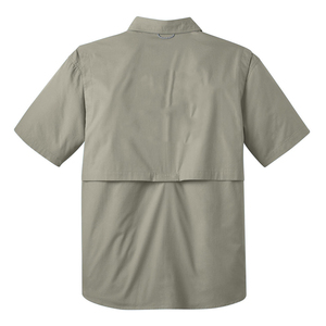 เสื้อเชิ้ตตกปลาแขนสั้นผู้ชาย สีเขียวมะกอกล้วน ติดกระดุม UPF 50 ป้องกันรังสียูวี สำหรับกิจกรรมกลางแจ้ง - Product Image 3
