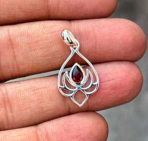 Pendentif Fleur de Lotus Plaqué Or Vintage Fait Main en Argent Sterling 925 avec Grenat, Pierre de Naissance de Janvier, Cadeau pour Elle, Bijou d'Anniversaire - Product Image 6