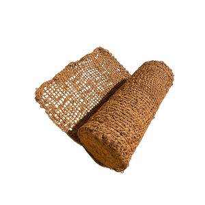 Filet en fibre naturelle de coco haute résistance pour la protection des pentes, le contrôle de l'érosion des sols et l'établissement de la végétation - Product Image 1