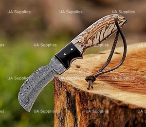 มีดทำมือเหล็กดามัสกัสเกรดอุตสาหกรรม ใบมีดแบบ Fixed Blade ปลายแหลม สำหรับพกพาและตั้งแคมป์ ด้ามจับรูปทรงกรวยสน พร้อมปลอกมีด - Product Image 3