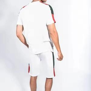 Conjunto de camiseta y pantalones cortos para hombre con paneles en contraste, informal, deportivo, para verano. - Product Image 3