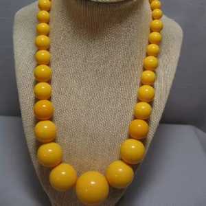 Collier ras du cou en résine perlée fait main, rose, écologique, pour la Saint-Valentin et Noël, bijou fantaisie tendance et élégant - Product Image 3