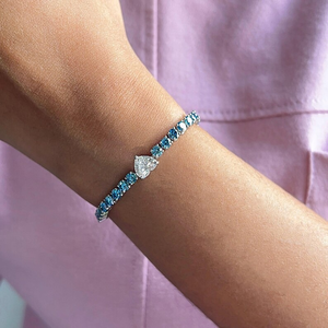 Pulsera de tenis chapada en oro con diamantes de moissanita talla corazón, regalo de lujo para compromiso, boda y aniversario para la futura novia - Product Image 1