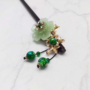 กิ๊บติดผม 18 ซม. ทำจากพลาสติกและไม้ ประดับด้วยลูกปัดและพู่ห้อย เครื่องประดับผมคุณภาพสูง ดีไซน์เหนือกาลเวลา สวยสง่า - Product Image 5