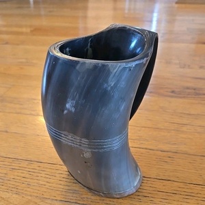 Mug à boire en corne naturelle, fait main, style Viking, tasse à bière en corne d'animal polie, vaisselle en corne pour fête, mariage, cadeau - Product Image 1