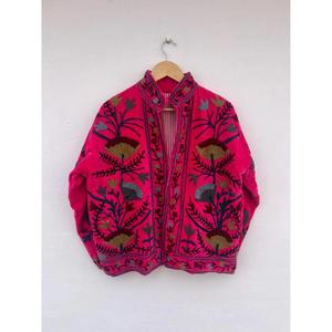 Chaqueta Bohemia de Algodón Bordada a Mano con Diseño Suzani, Color Rosa Floral, para Otoño e Invierno, Regalo para Ella - Product Image 1