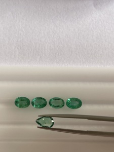 Émeraudes naturelles ovales, pierres précieuses taillées en poire, émeraudes ovales 7x5 MM, émeraudes en poire 8x5 MM, vertes brillantes non traitées, émeraudes de qualité supérieure – Lot de 5 pièces - Product Image 4