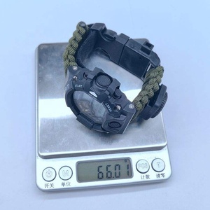 Bracelet de survie d'urgence - Bracelet en paracorde imperméable avec allume-feu, boussole et sifflet pour le camping, la randonnée - Product Image 6