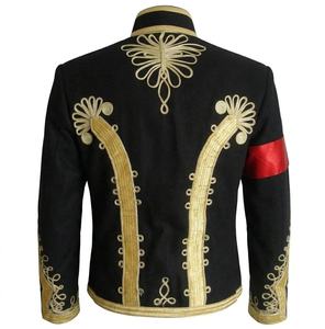 เสื้อแจ็คเก็ตปักลายสีดำแบบยูนิเซ็กซ์  ลายตัวอักษรสีทอง  ปกเสื้อพับได้ แขนสั้น ทรงเข้ารูป ผ้าฝ้าย 100% สีพื้น - Product Image 1