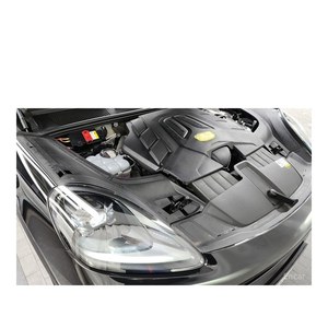 Porsche Cayenne 3.0 E-Hybrid Coupé 2024/5, 31,703 km, Caja de Cambios Automática, Asientos de Cuero, Volante a la Izquierda, Cámara Trasera - Product Image 6