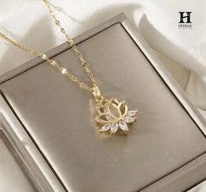 Joyería Floral de Diamantes de Lujo al por Mayor, Collar con Colgante de Loto de Oro Personalizado - Product Image 1