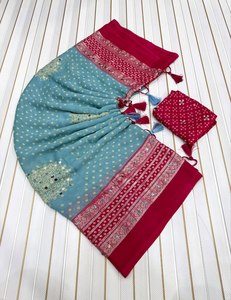Sari Royal Muse, Sari aux draperies divines, Sari à effet miroir, Sari à l'élégance éthérée, Sari à l'illusion métallique, Sari à la grâce scintillante - Product Image 1