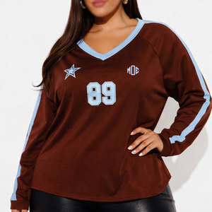Jersey de Moda para Mujer, Manga Larga, Cuello en V, Diseño Personalizado con Rayas en Contraste, Estilo Urbano, Jersey de Fútbol Americano - Product Image 1