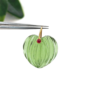 Colgante de amatista verde tallado en forma de calabaza, colgante de amatista verde en forma de corazón chapado en oro, amuleto tallado, colgante de corazón tallado, mayorista - Product Image 1