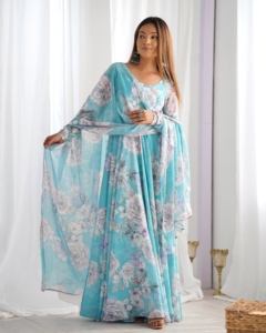Vestido Anarkali de 7 metros con vuelo, en georgette floral sintético, con forro interior de microalgodón y chal dupatta con borde de encaje, para mujer. - Product Image 1