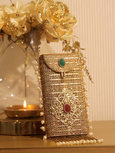 Wholesale Brass Pouch Clutch Bag with Pearl Decoration Luxury Fashion Classic Evening Party Wedding Handbag for Women - Product Image 4