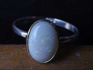 Bague de mariage australienne multi-feux - Argent - Pierre de naissance d'octobre - Opale solide - 11x7mm - Taille US 7 - Fabrication artisanale - Sertissage classique à griffes - Troisième - Product Image 3