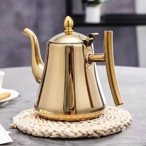 Théière en or gaufré avec bouton de couvercle en cristal et poignée courbée classique pour une pause thé élégante. Disponible aux prix de gros. - Product Image 2