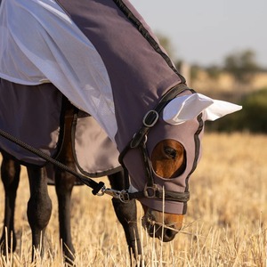 Couverture pour cheval imperméable en polaire légère de haute qualité avec rembourrage et doublure en coton, couverture d'équitation chaude pour l'hiver en solde - Product Image 3