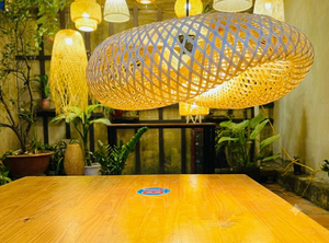 Lustre rustique en bambou tressé, lampe suspendue naturelle pour salle à manger de ferme et décoration de restaurant - Product Image 2