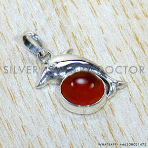 Pendentif et breloque en argent sterling 925 avec pierre de cornaline, motif dauphin, forme ronde unique, bijoux faits à la main, vente en gros - Product Image 2