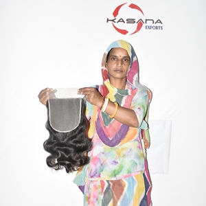 Extensiones de cabello humano 7*7 Closure, color negro natural, fabricadas en Vietnam, 100% cabello humano con cutícula alineada, para trenzas, onda profunda. - Product Image 4