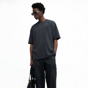 Camiseta Unisex Negra Oversize de Algodón, Estilo Casual Urbano, Corte Holgado, Manga Corta, Moda de Verano, Básica, con Logotipo Personalizado, Venta al Por Mayor - Product Image 2