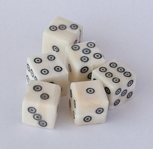Dés en Os Naturel Faits à la Main – Ensemble de Jeu Fini Classique avec Numérotation Personnalisée – Vente en Gros pour Jeux de Table - Product Image 6