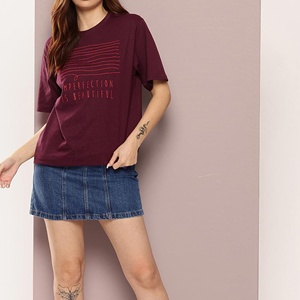 Camiseta de Mujer Color Granate, Cuello Redondo, Casual, Manga Corta, Corte Regular, 100% Algodón Ecológico para Verano - Product Image 1