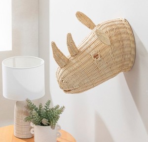 Décoration murale unique en rotin artisanal en forme de rhinocéros pour enfant, style bohème, organisateur de chambre d'enfant, produit d'art design - Product Image 3