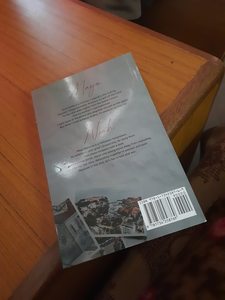 ถูกโยนโดยลอเรนแอชเชอร์หนังสือปกอ่อนขายดีที่สุดสำหรับผู้ใหญ่ - Product Image 2