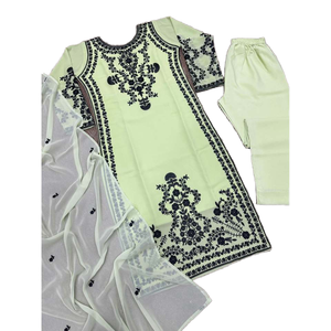 Ensemble de vêtements de soirée pour femmes de créateur avec broderie lourde - Haut, bas et dupatta - Product Image 1