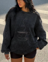 Sweat-shirt oversize noir délavé à l'acide pour femme, col rond, épaules tombantes, manches longues, imprimé tasse de café