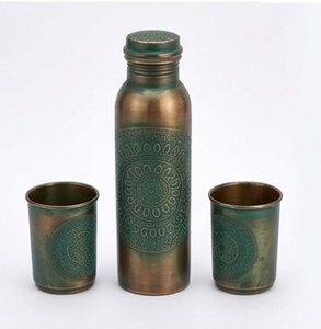 Juego de Botellas de Cobre Puro con 2 Vasos, Acabado Verde, Regalos Promocionales - Product Image 2