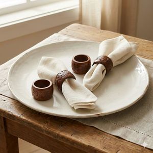 Elegante anillo de servilleta de madera contemporáneo, accesorio perfecto para recepciones modernas y una mesa con estilo. - Product Image 3