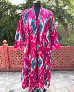 Robe longue maxi style chemise bohème, magnifique, plissée, à taille haute, ouvrable, avec manches ballon longues et volants superposés - Product Image 3