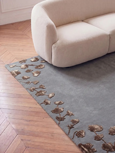 Tapis tufté à la main en laine et soie de bambou, bordure florale, gris, de luxe, contemporain, de designer, tapis d'appoint sur mesure, fait main - Product Image 2