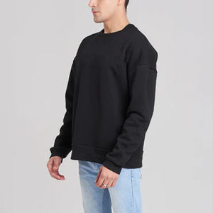 เสื้อสเวตเชิ้ตคอกลมถักสำหรับผู้ชาย ระบายอากาศได้ดี น้ำหนัก 300 กรัม ทรงปกติ สีดำล้วน สวมใส่สบายในฤดูหนาว แขนยาว ผลิตจากโพลีเอสเตอร์ - Product Image 1