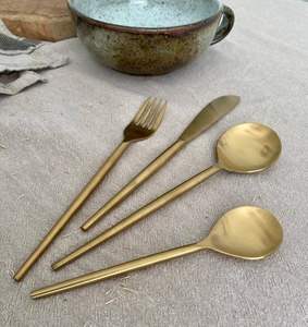 Cubiertos que definen la identidad gastronómica, que dan forma a mesas distintivas y a una cultura de anfitrión expresiva. - Product Image 6