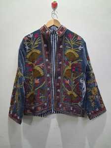 เสื้อแจ็คเก็ตผ้ากำมะหยี่ลายดอกไม้สไตล์วินเทจ ซูซานี  บุผ้าฝ้ายรักษ์โลก สำหรับผู้หญิง งานปักมือ  ทรงบอมเบอร์  ใส่ได้ในฤดูหนาว - Product Image 1