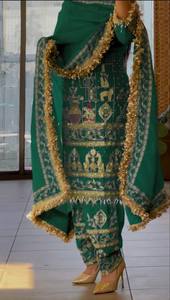 Lancement d'un nouveau look de soirée de créateur : haut, salwar dhoti et dupatta - Product Image 5