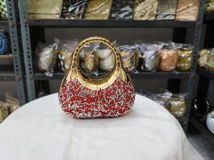 Sac à main en métal orné de strass fait main pour femmes avec chaîne détachable |   Sac à main de soirée |   Sac à main de mariée |   FAIZA CRAFT - Product Image 1