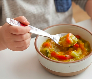 Collection de couverts en métal avec poignées à motifs de personnages ludiques, parfaites pour les repas d'enfants et une utilisation de table fantaisiste - Product Image 6