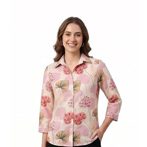 Chemise boutonnée pour femme en viscose pure à imprimé numérique tropical avec manches 3/4 - Product Image 1
