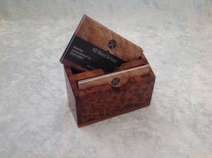 Tarjetero de Madera con Logotipo Personalizado |   Soporte de Escritorio de Madera Maciza |   Regalo Promocional de Oficina - Product Image 4