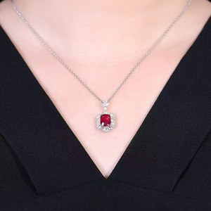 Colgante de Oro Rosa de 18K con Rubí Natural Sin Calentar de 166ct Corte Cojín Color Sangre de Pichón, Colgantes y Dijes de Diamantes - Product Image 5