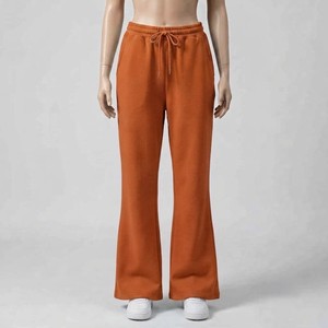 Pantalones de chándal acampanados de cintura alta con cordón para mujer, de forro polar, de pierna ancha, para descanso, yoga, fitness, con logo personalizado - Product Image 4